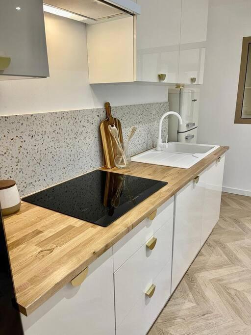 Le Rive Droite - Gare Centre - Wifi - Terrasse - Face Remparts Apartment Avignon Luaran gambar