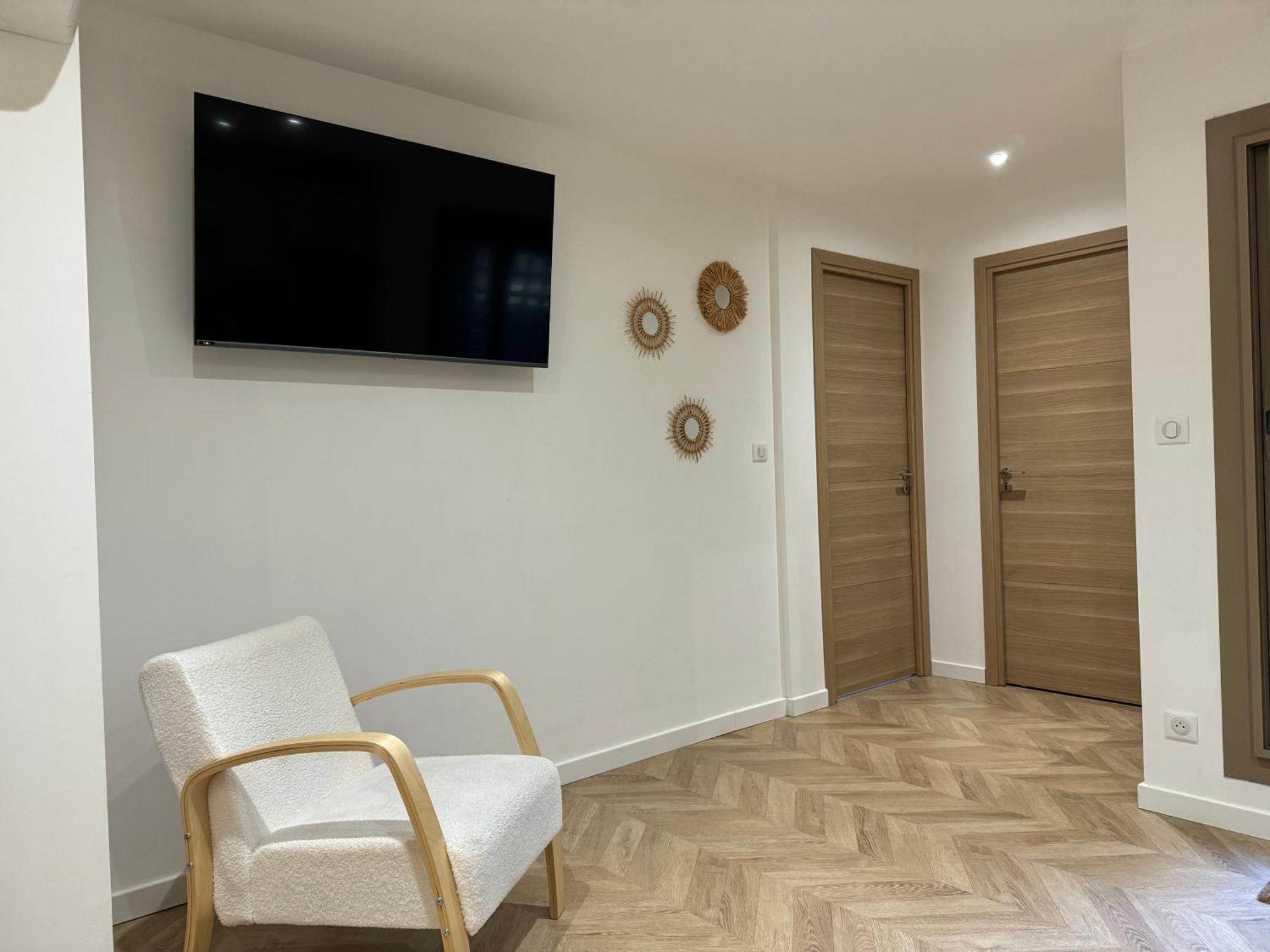 Le Rive Droite - Gare Centre - Wifi - Terrasse - Face Remparts Apartment Avignon Luaran gambar